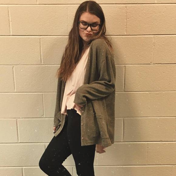 Meet your Posher, Katelyn - Picture 1 of 1